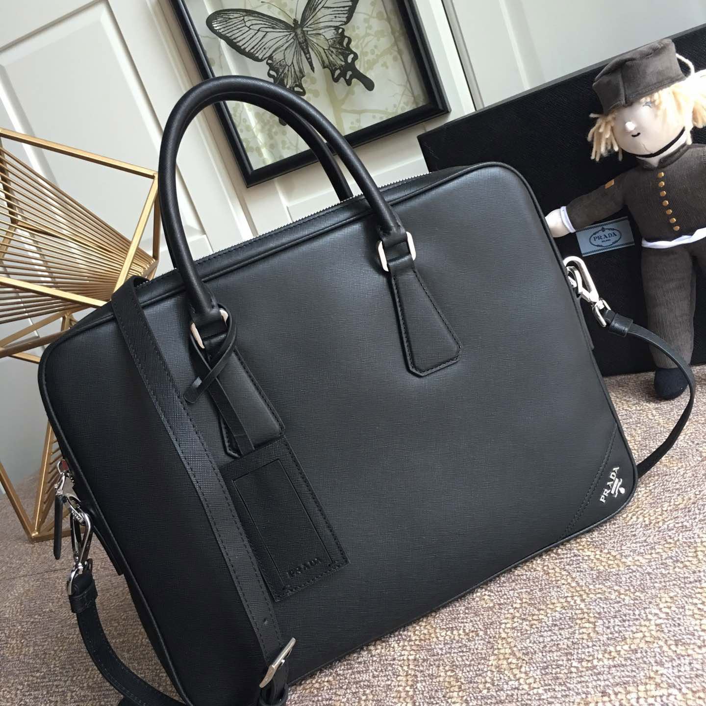 Pra*a briefcase